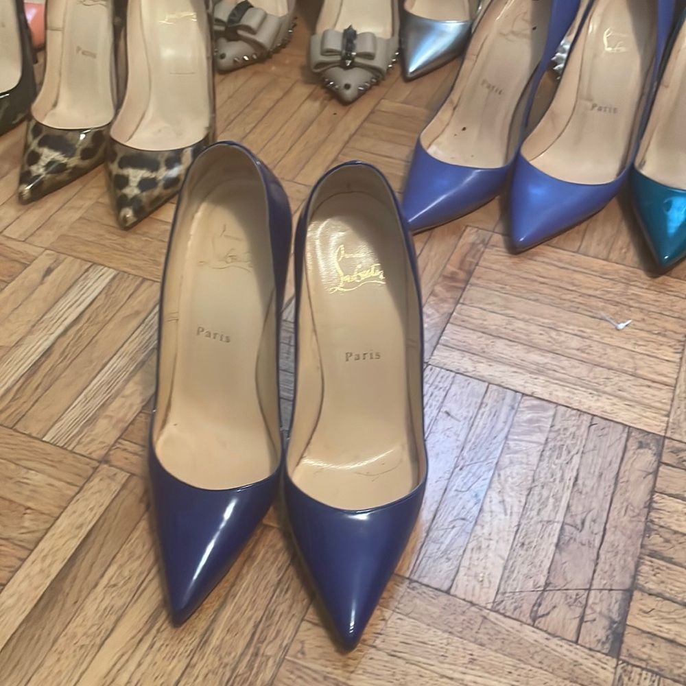 Lovely Christian Louboutin So Kate in deep blue. Sizes 38.